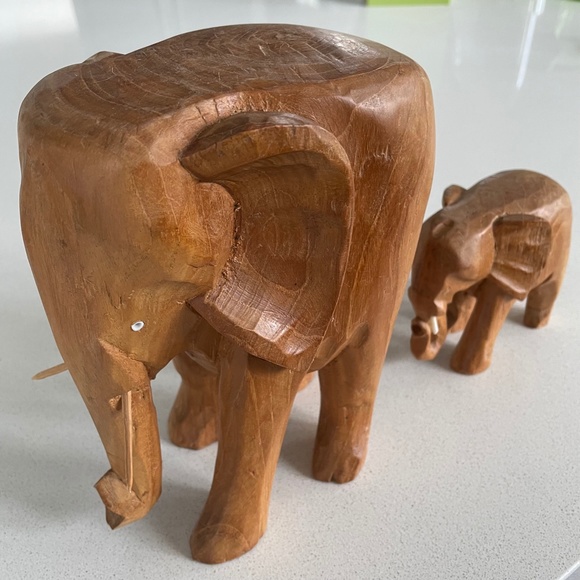Wooden Elephants Figurines - Picture 2 of 4